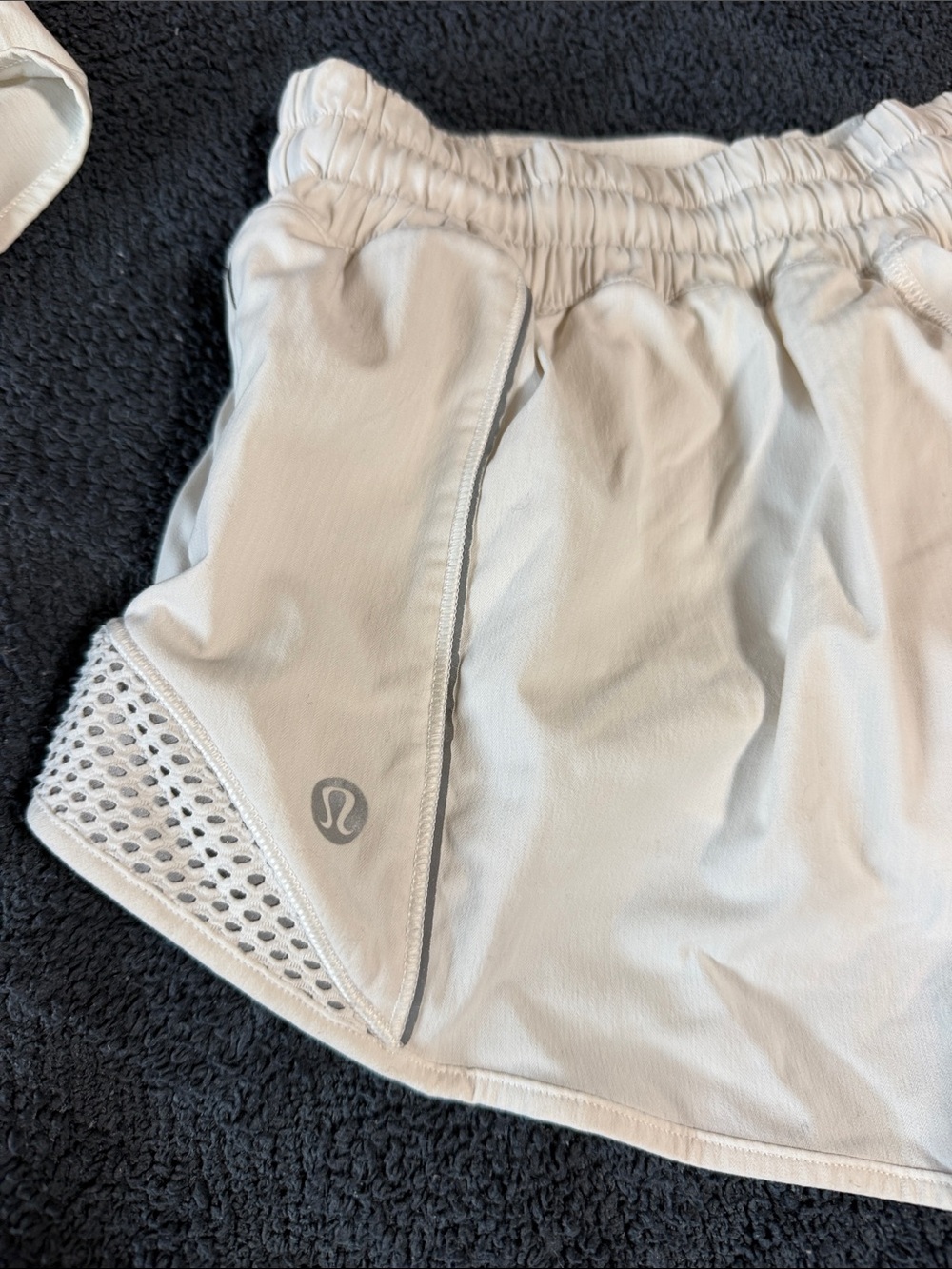 Lululemon shorts bundle of 3 size 4 - Picture 3 of 5